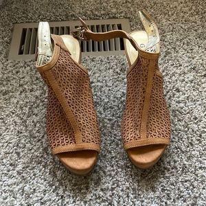 GUESS wedges
